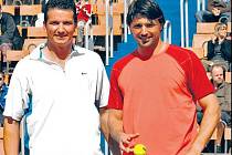 RANAŘI. Richard Krajicek (vlevo) a Goran Ivaniševič bavili tenisemsebe i diváky. 
