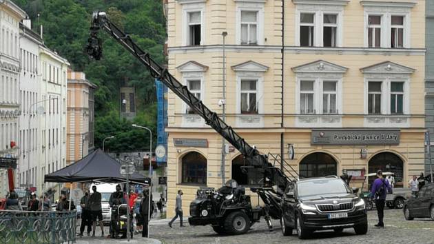 V Praze pokračuje natáčení špionážního thrilleru Gray Man s Ryanem Goslingem a Chrisem Evansem v hlavních rolích. Jde o nejdražší projekt stramovací služby Netflix.