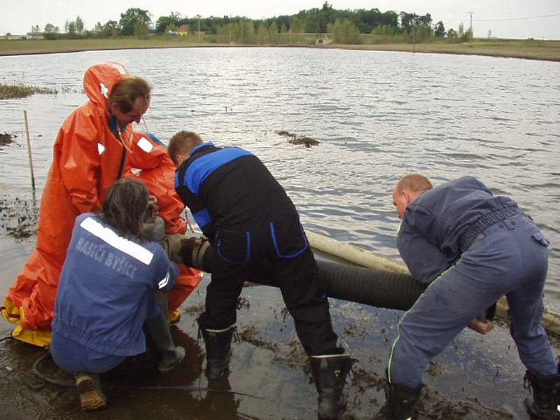 Povodeň v roce 2002 na Mělnicku a odstraňování jejích následků.