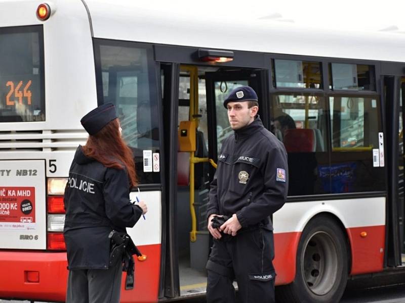 V autobusu MHD se střílelo