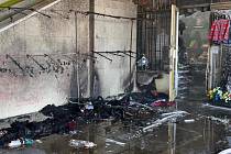 V Radotíně hořelo v obchodě s oblečením a zasažena byla i restaurace.