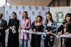 Patronkami výstavy jsou herečka Klára Melíšková, zpěvačka Aneta Langerová, modelka Pavlína Němcová a snowboardistka Eva Samková.