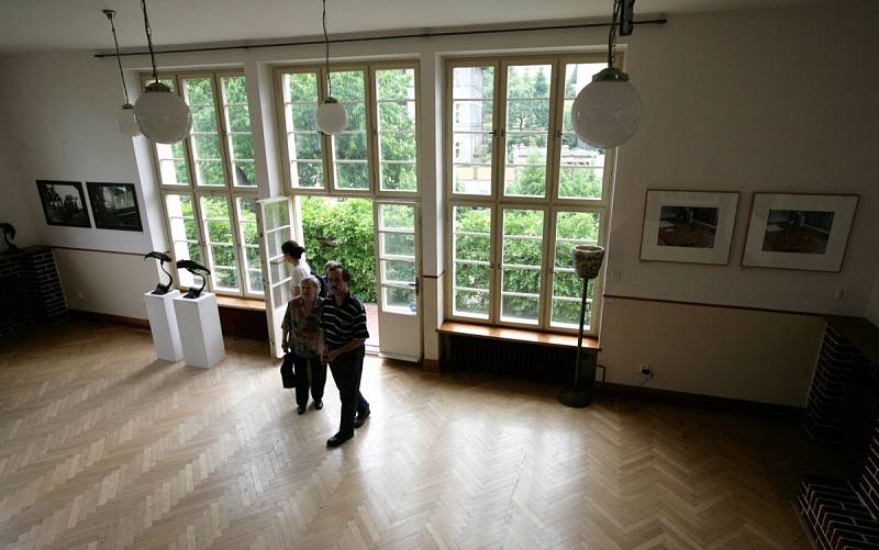 Veřejnosti se otevřela zrekonstruovaná vila Winternitzova vila od funkcionalistického architekta Adolfa Loose a zároveň výstava uměleckých děl více než dvaceti tvůrců napříč žánry. 