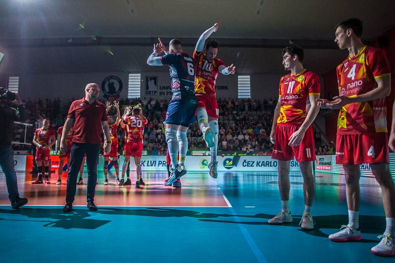 Finále mezi pražskými Lvy a Karlovarském je srovnané 2:2. Rozhodne závěrečný pátý zápas.