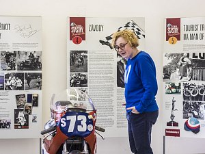 Výstava Legenda František Šťastný věnovaná slavnému motocyklovému závodníkovi.