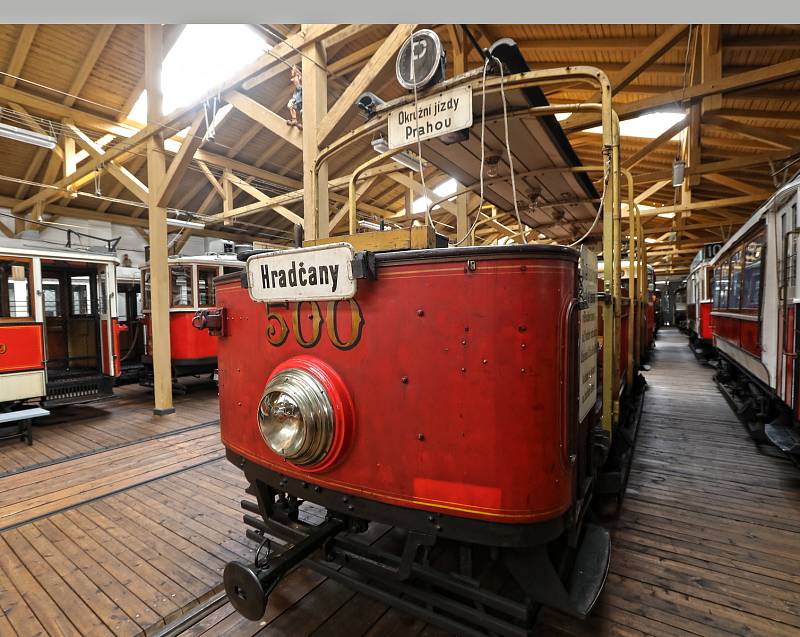 Tramvaje -  Muzeum městské hromadné dopravy ve vozovně v Praze-Střešovicích.