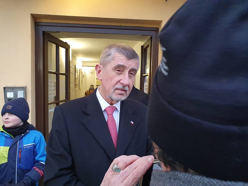 Andrej Babiš odvolil v Průhonicích.