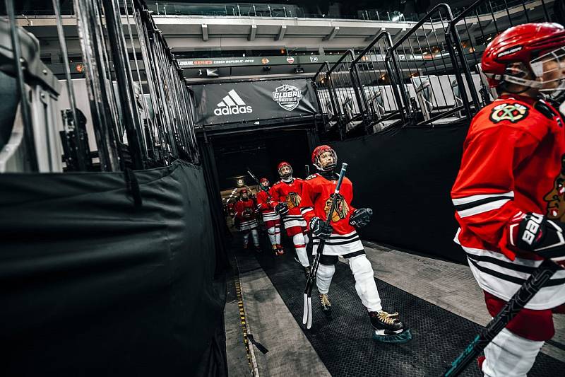 V rámci akce adidas NHL Experience si malí hokejisté z Hvězdy Praha mohli zatrénovat s hráči NHL před zápasem v O2 areně.