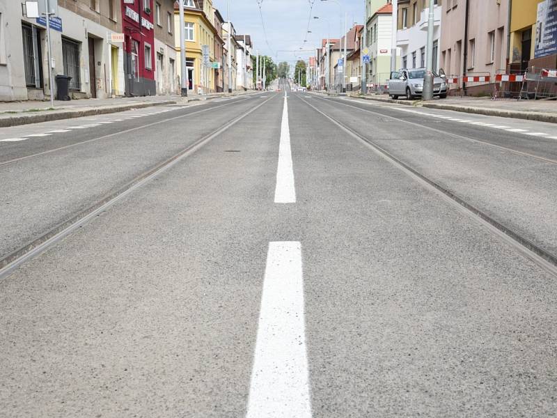 Slavnostní otevření zrekonstruované tramvajové trati v ulici Klapkova v úseku Vozovna Kobylisy–Březiněveská.