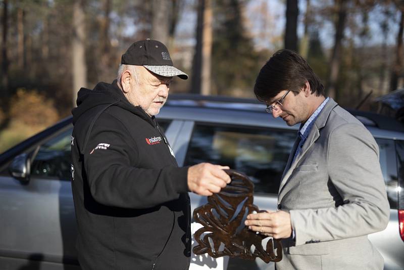 Karel Loprais vysadil svůj strom v pražské botanické zahradě.