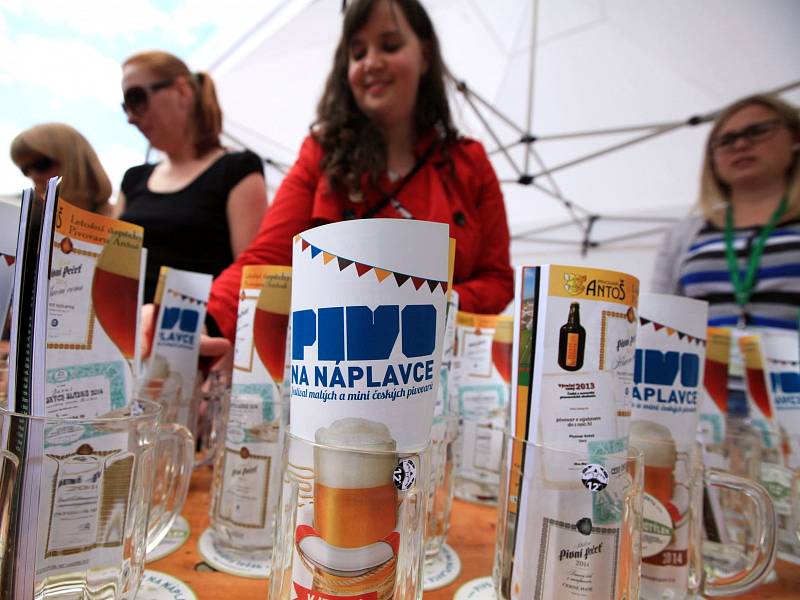 Pivo na Náplavce aneb festival malých a mini českých pivovarů.