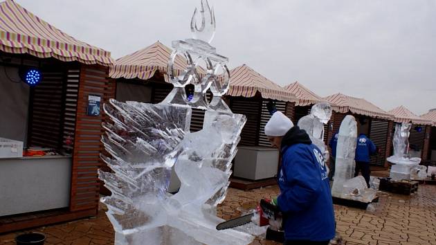 Na střeše Galerie Harfa vyrostly olympijské ledové sochy - Pražský deník