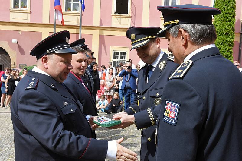 Ze slavnostního slibu nových příslušníků středočeské policie na nádvoří Muzea Policie ČR v Praze.