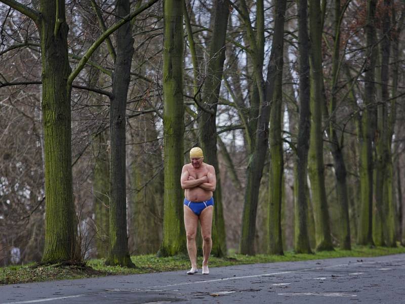 Tradiční křest otužilců proběhl 4. ledna na břehu Vltavy v pražském Braníku.