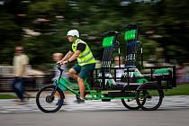 Lime vysílá do pražských ulic elektrická cargo kola, zvýší efektivitu patrolerů v centru města.