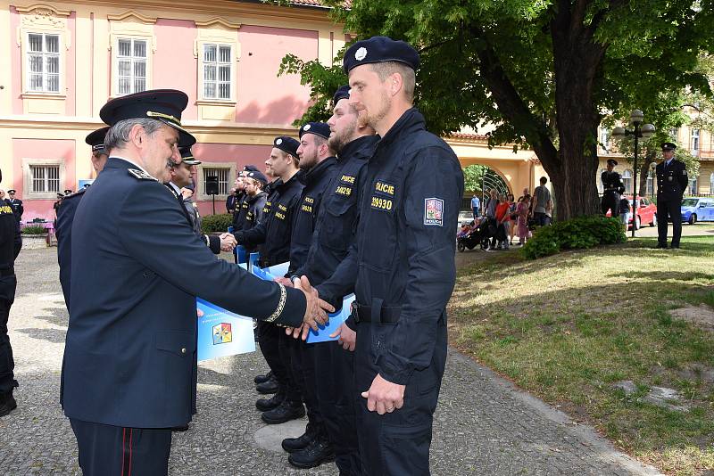 Ze slavnostního slibu nových příslušníků středočeské policie na nádvoří Muzea Policie ČR v Praze.