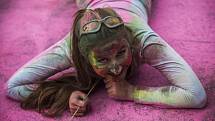 Na dvanáct tisíc lidí se 30. května zúčastnilo vůbec prvního Color Run v Praze