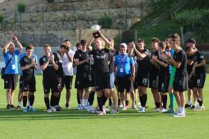 Fotbalisté Slavie Praha B (v tmavém) vyhráli nad Zápy i druhý barážový duel o postup do FNL, tentokrát 3:2.