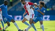 FC Slovan Liberec - SK Slavia Praha. Mezi soupeři je na snímku slávista Júsuf Hilál.