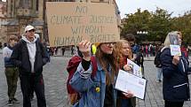 Východoevropská stávka za klima na Staroměstském náměstí v Praze v režii studentského ekologického hnutí Fridays for Future.