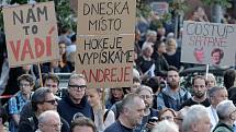 Demonstrace proti Marii Benešové a Andreji Babišovi 21. května 2019 na Václavském náměstí.