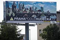 Bilboard s negativní kampaní proti současnému pražskému primátorovi Hudečkovi 22. září na pražské Skalce.