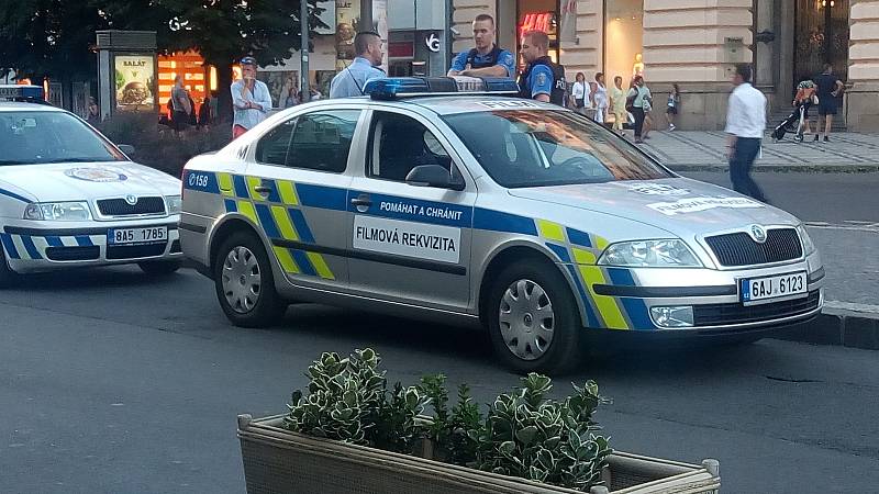 Policejní auto jako filmová rekvizita