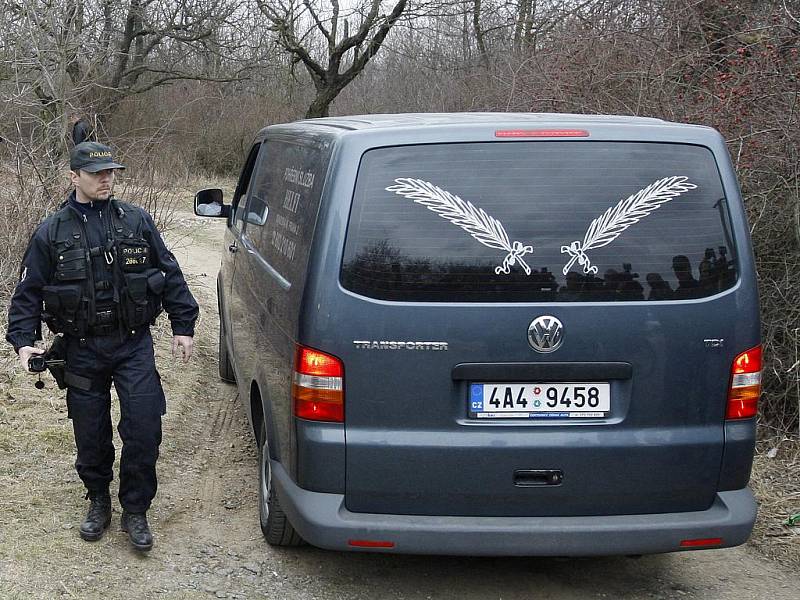 V pražské Troji bylo 16. března 2011 nalezeno zahrabané tělo.