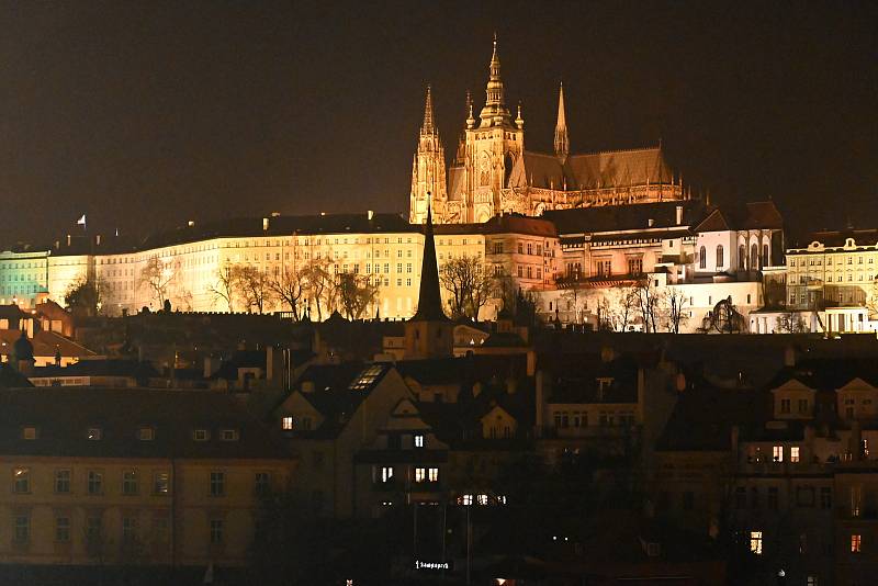 Pojďte se podívat na večerní fotky Prahy z okolí Karlova Mostu, Staroměstského a Václavského náměstí.