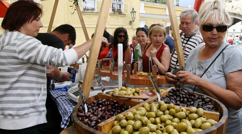 Na slavnosti a hlavně trh s pravými francouzskými laskominami zvou i Pražany a návštěvníky hlavního města.