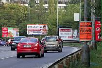 Billboardy v Praze. Ilustrační foto.