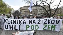 Demonstrace Neničte Kliniku, neničte město! na podporu Autonomního sociálního centra Klinika.