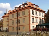 Pinkasův palác na Kampě jde za 470 milionů korun do nedobrovolné dražby.