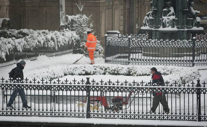 Odklízení sněhu v Praze