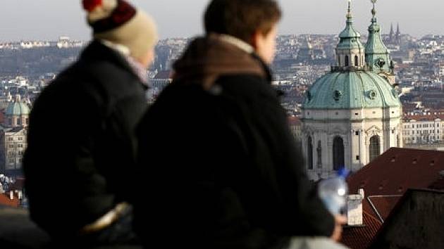 Pohled na panorama Prahy a kopuili chrámu sv. Mikuláše. (Snímek ze dne 9. prosince 2008)