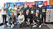 Kapitáni a elitní běžci pěti družstev, která se v rámci Pražského maratonu utkají v Bitvě týmů.