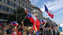 Demonstrace s názvem Česká republika na 1. místě na Václavském náměstí v Praze.