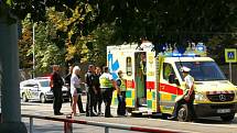 Při srážce autobusu s chodcem 13.  srpna 2021 v ulici Jana Želivského byli zraněni dva lidé.