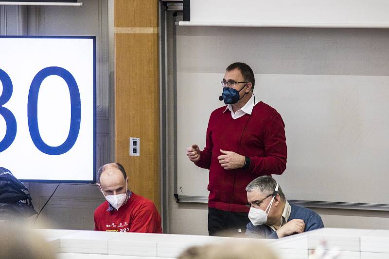 Třináctý ročník Robosoutěže pořádané ČVUT pro studenty středních a vysokých škol má za sebou finále.