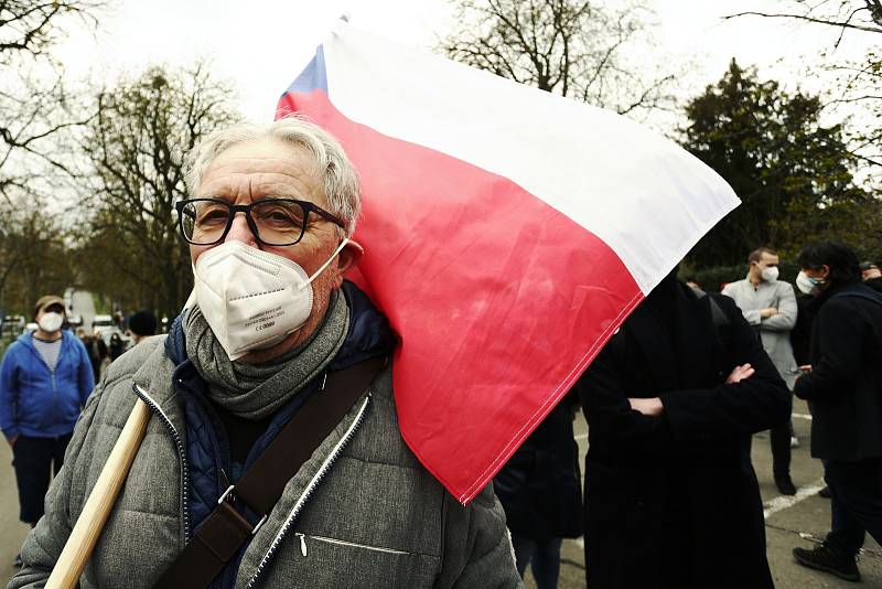 Demonstrace před ambasádou Ruské federace v neděli 18. dubna 2021.