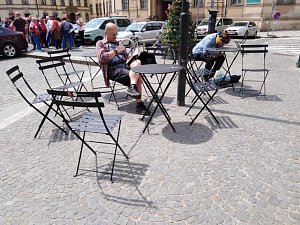 Pražský deník | Židle v Praze | fotogalerie