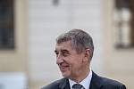 Ministr financí Andrej Babiš navštívil 3. května prezidenta Miloše Zemana na Pražském hradě.