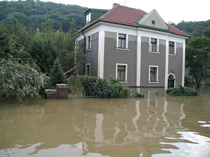 Povodně z roku 2002 v metropoli. Na fotkách je území městské části Praha 6.