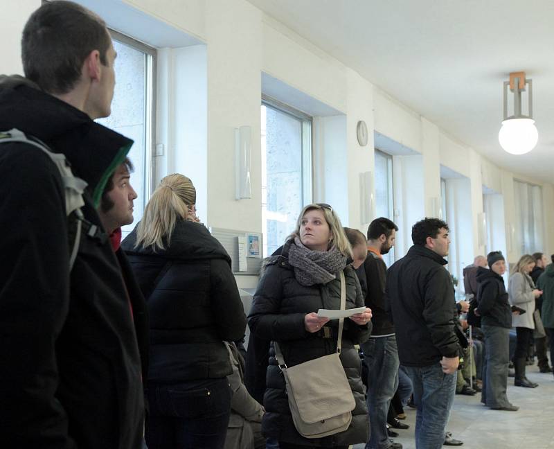 Výměna řidičských průkazů na Magistrátu ve Škodově paláci 30. prosince.