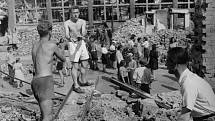 ČKD – Bombardování se za války nevyhnula ani centrála ČKD v Libni. Ta byla zasažena v březnu roku 1945