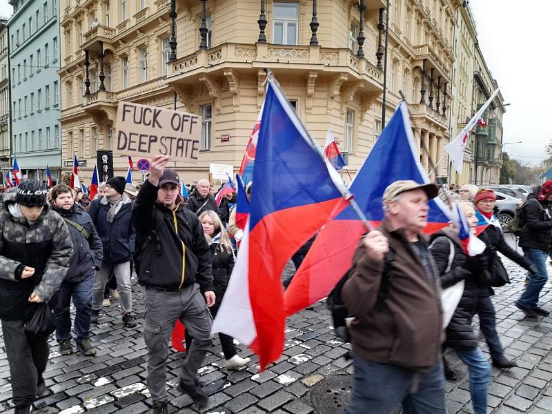 Pochod demonstrantů k České televizi 17. listopad 2022