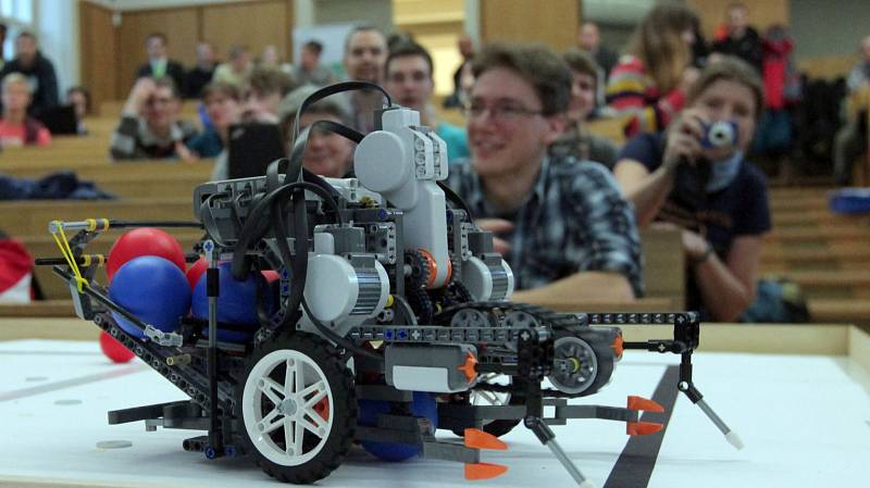 Finále pátého ročníku ROBOSOUTĚŽE 2013.