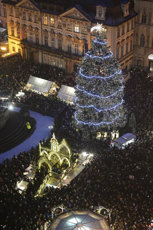 Slavnostní rozsvícení vánočního stromu na Staroměstském náměstí.