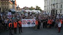 Demonstrace na Václavském náměstí proti A. Babišovi a M. Zemanovi. 