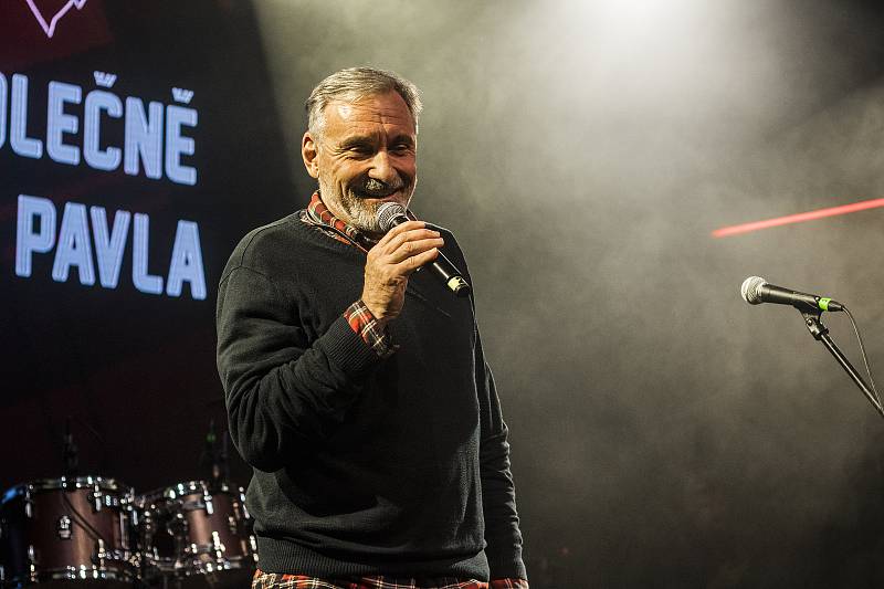 Koncert pro Pavla v pražském Lucerna Music baru.